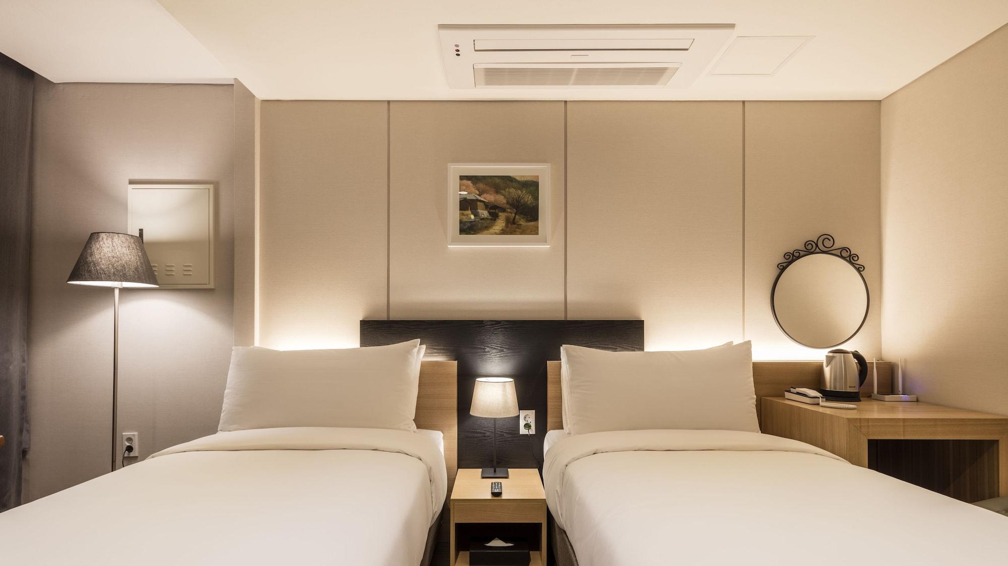 The First Stay Hotel Seoel Buitenkant foto
