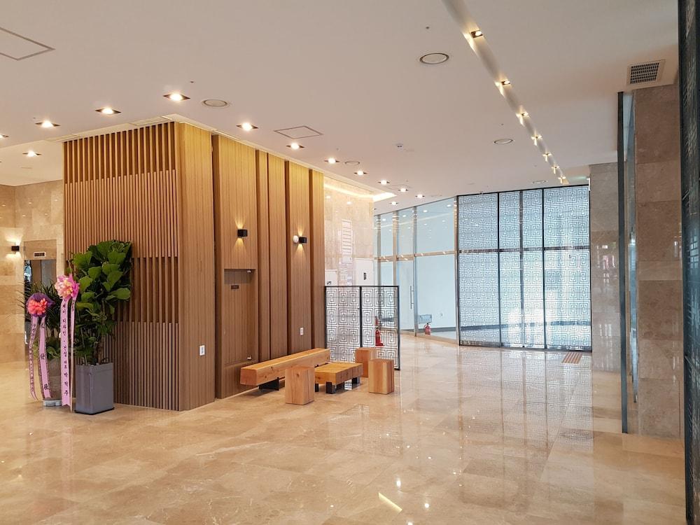 The First Stay Hotel Seoel Buitenkant foto